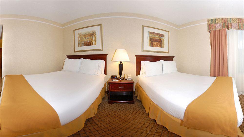 Candlewood Suites Grand Rapids Airport By Ihg Cascade Eksteriør billede