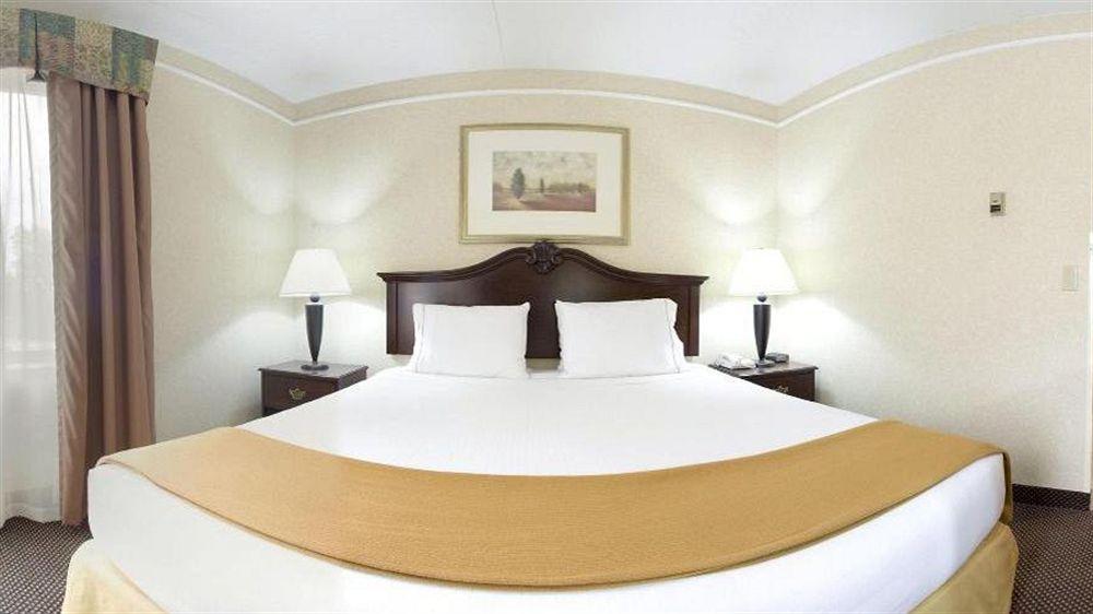 Candlewood Suites Grand Rapids Airport By Ihg Cascade Eksteriør billede