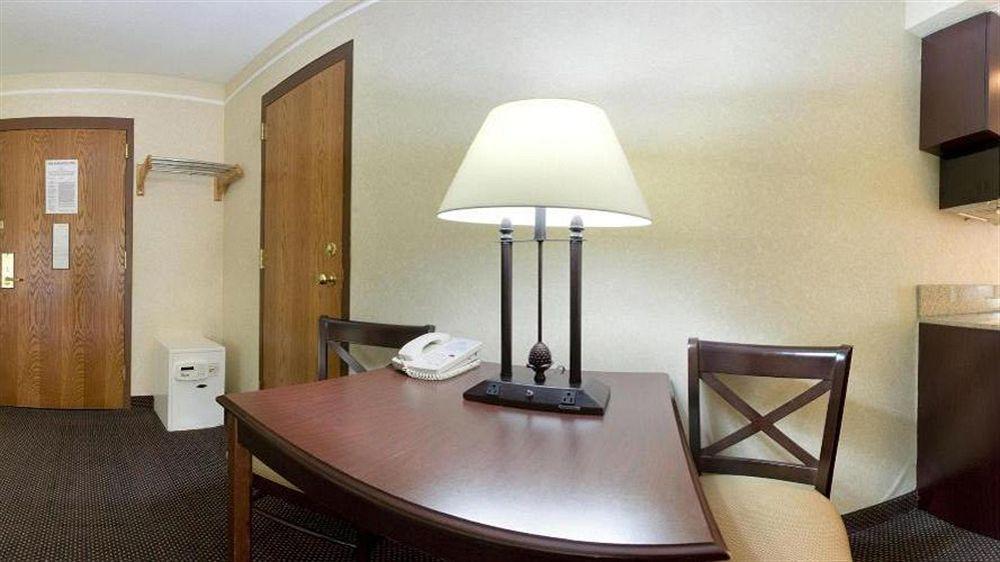 Candlewood Suites Grand Rapids Airport By Ihg Cascade Eksteriør billede
