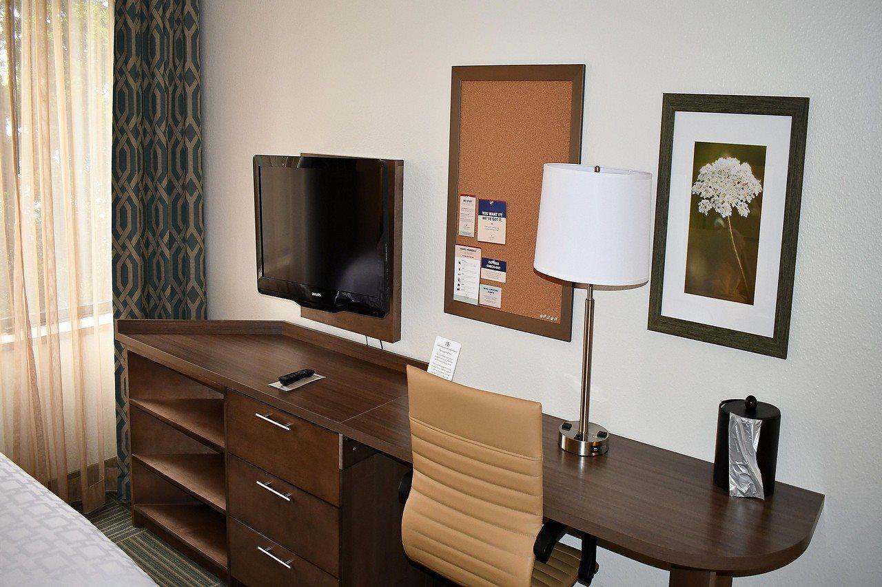 Candlewood Suites Grand Rapids Airport By Ihg Cascade Eksteriør billede