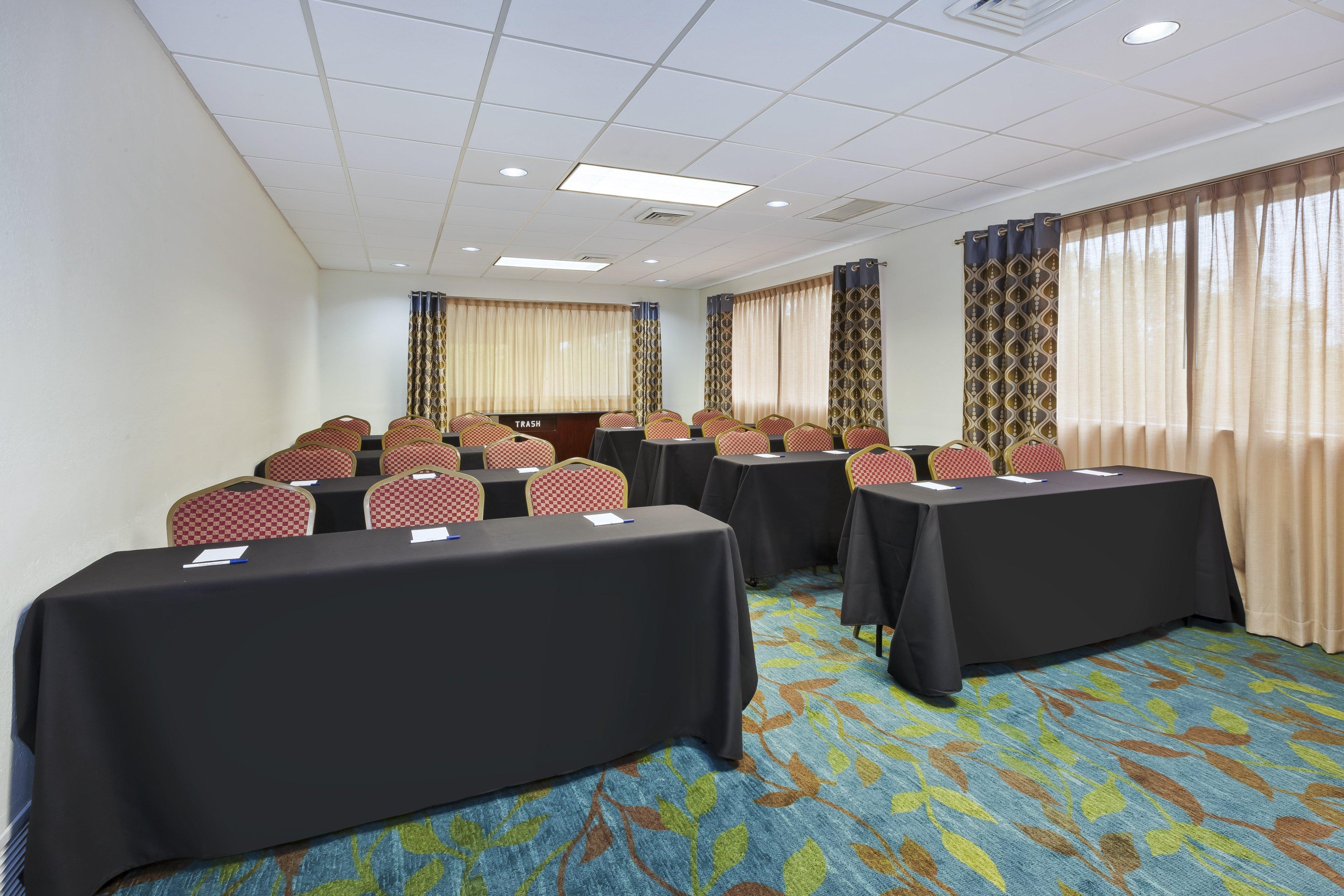 Candlewood Suites Grand Rapids Airport By Ihg Cascade Eksteriør billede