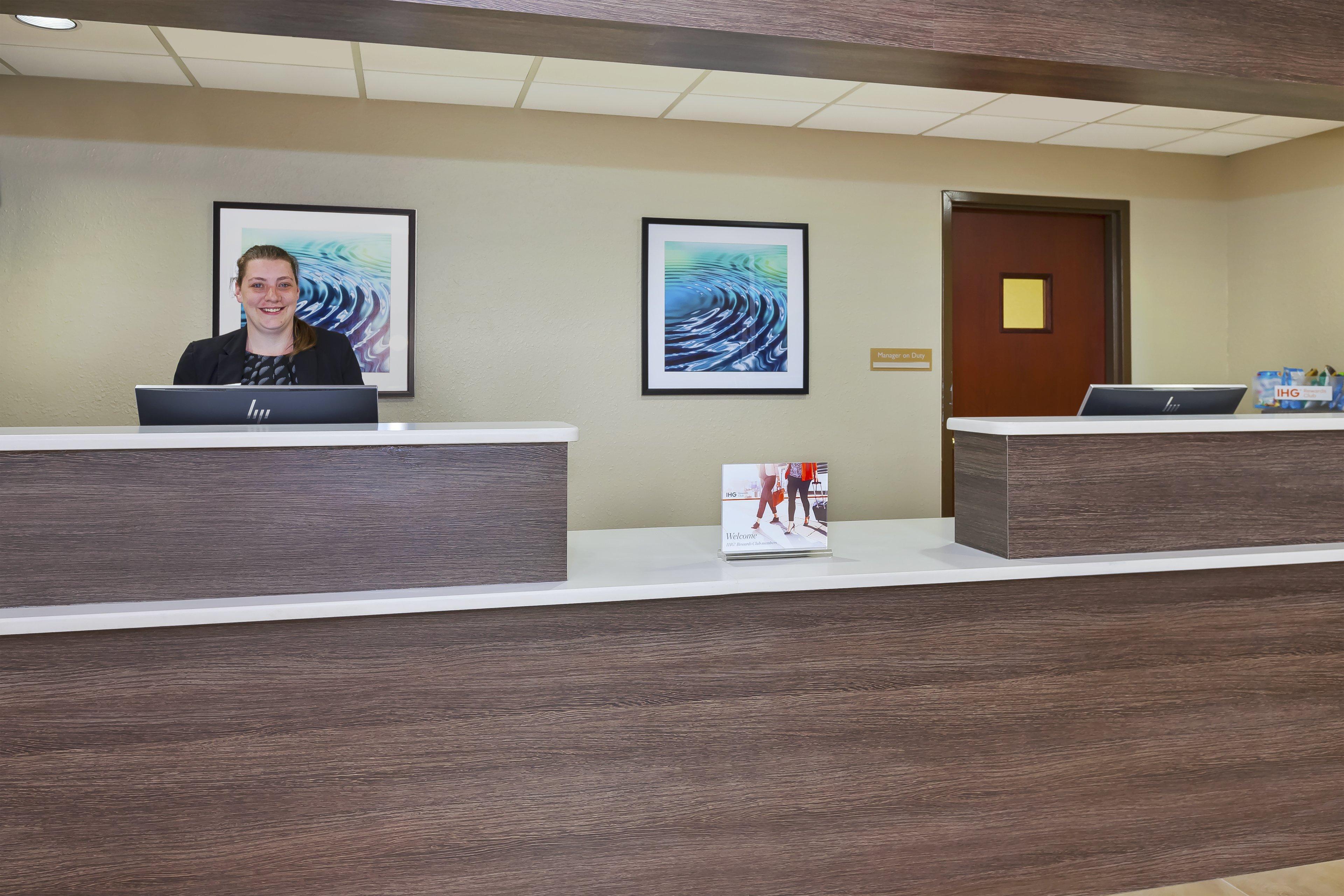 Candlewood Suites Grand Rapids Airport By Ihg Cascade Eksteriør billede