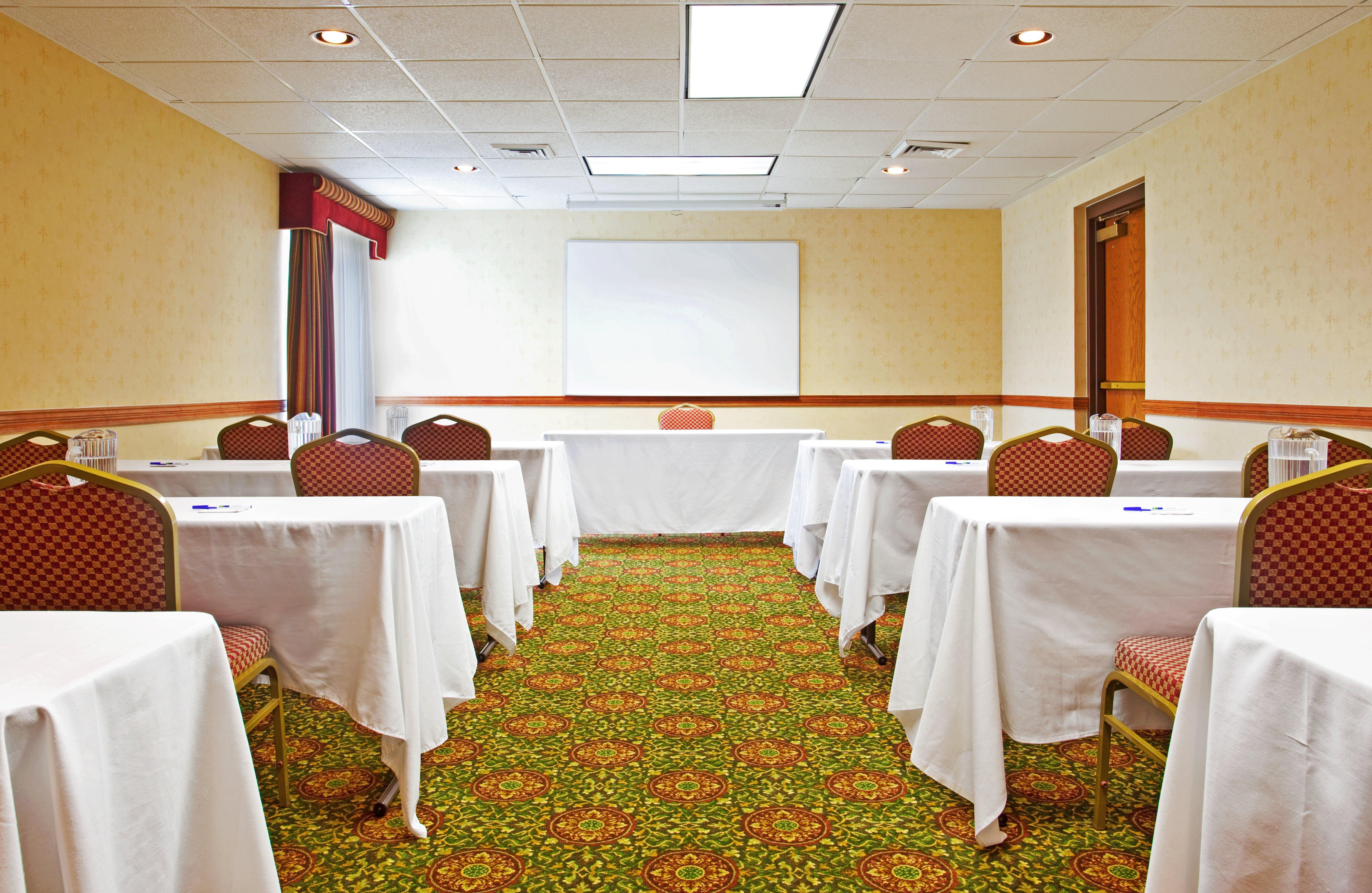 Candlewood Suites Grand Rapids Airport By Ihg Cascade Eksteriør billede