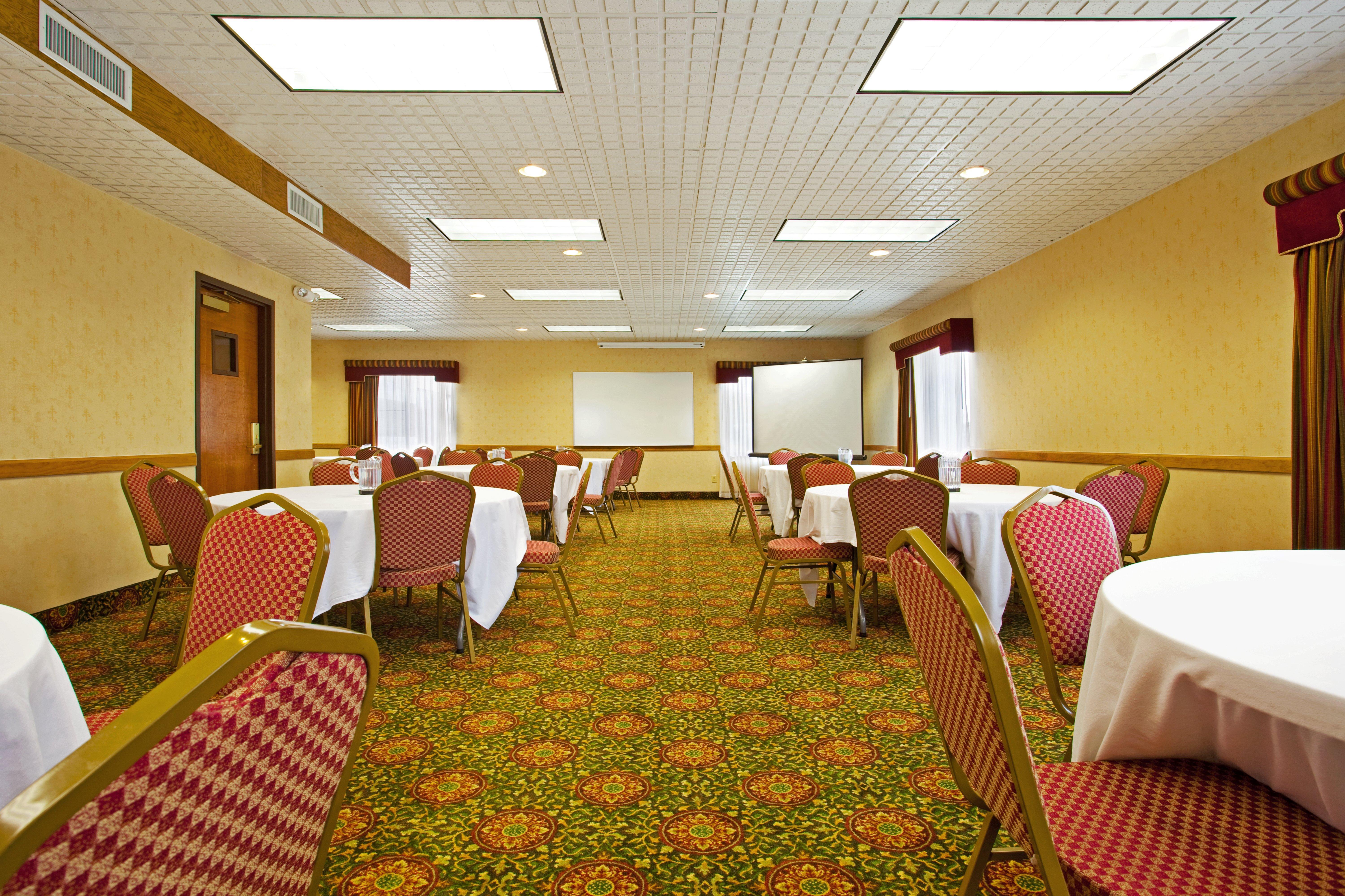 Candlewood Suites Grand Rapids Airport By Ihg Cascade Eksteriør billede